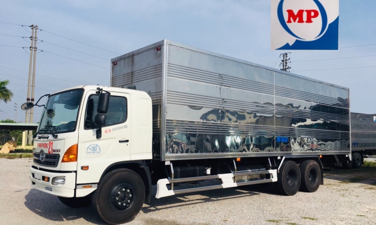 nhận vận chuyển hàng hóa 