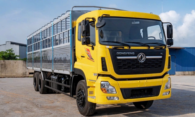 xe thùng dài 9m7 mở sườn 